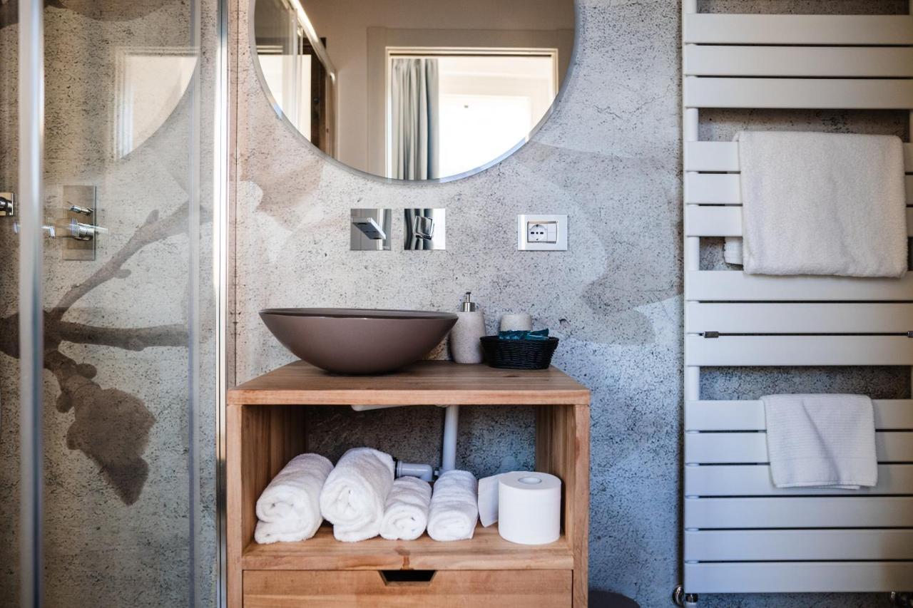 Luxury Suites Rocopom - Lake Front Malgrate Εξωτερικό φωτογραφία