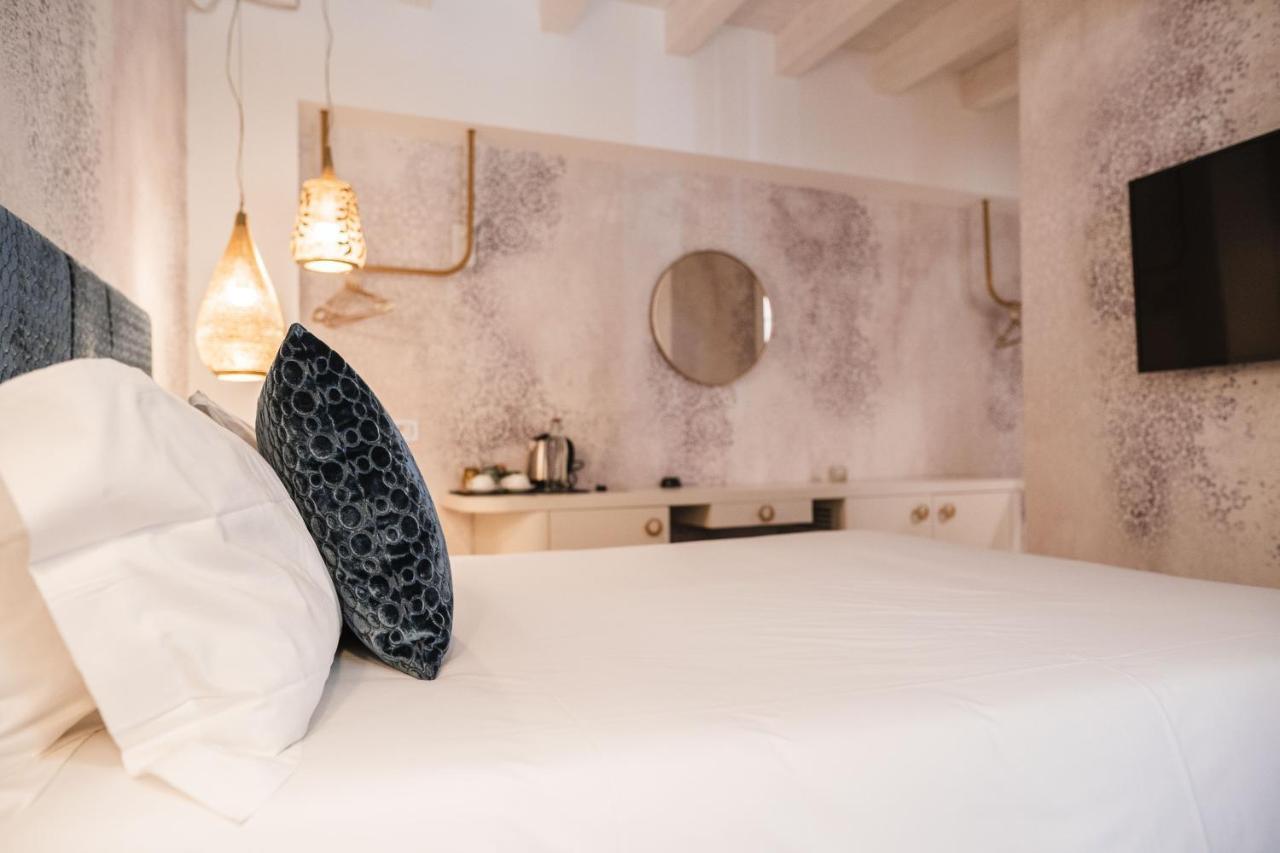 Luxury Suites Rocopom - Lake Front Malgrate Εξωτερικό φωτογραφία