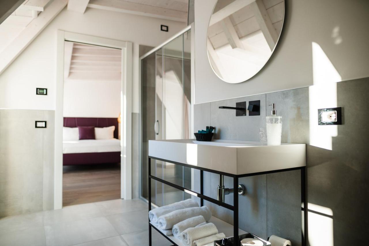 Luxury Suites Rocopom - Lake Front Malgrate Εξωτερικό φωτογραφία