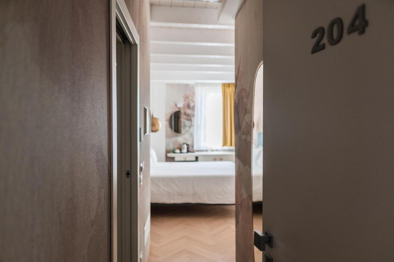 Luxury Suites Rocopom - Lake Front Malgrate Εξωτερικό φωτογραφία